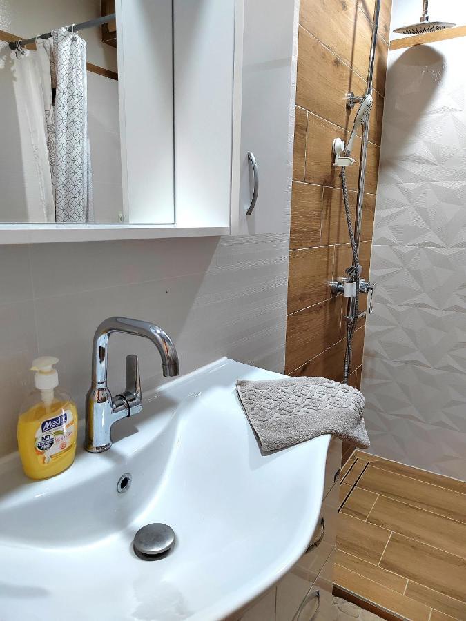 Апартамент With Private Yard And Bbq