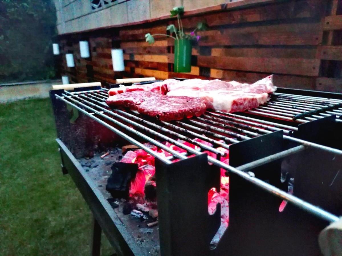 Apartment With Private Yard And Bbq *